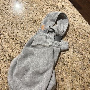 Puppy sling to wear small dog